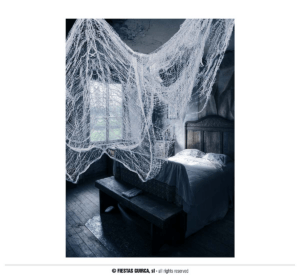 Stoffa bianca sfilacciata per halloween 76x228 cm