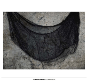 Decorazione di halloween sfilacciata in tessuto nero 76x228 cm